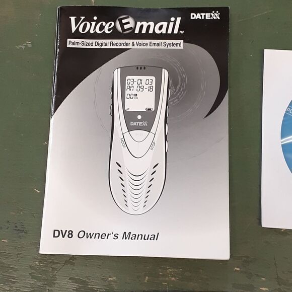 DateXX DV8 (16 MB, 7 Hours) Handheld Digital Voice Recorder - Picture 2 of 7